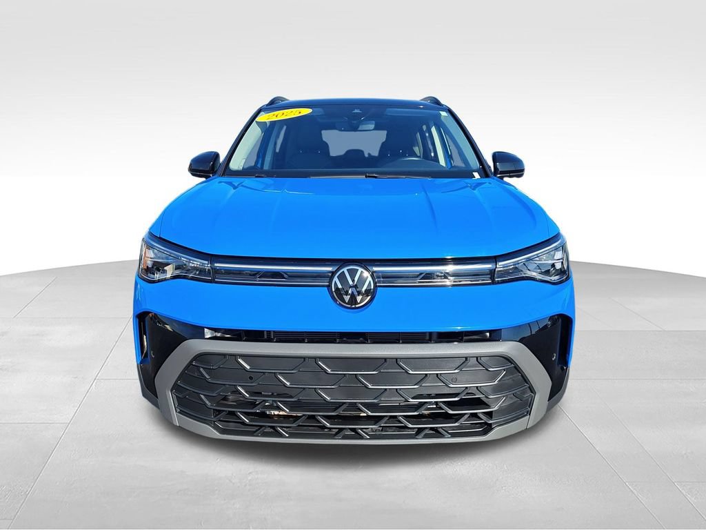 Used 2025 Volkswagen Taos SE FWD image 8