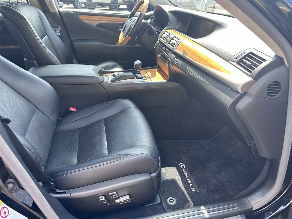 Used 2015 Lexus LS 460 L image 11