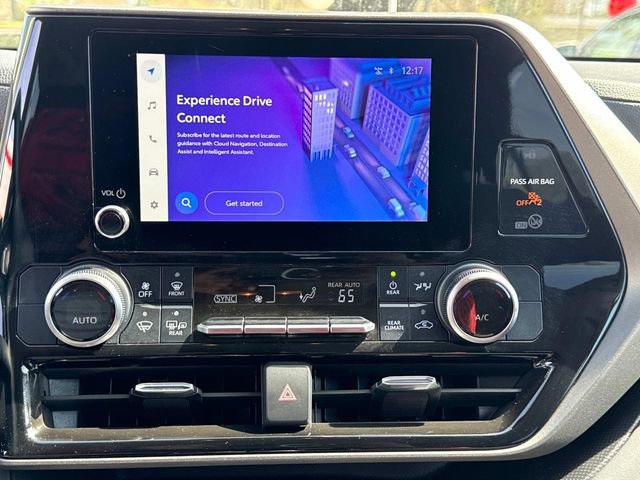 Used 2024 Toyota Highlander LE image 32