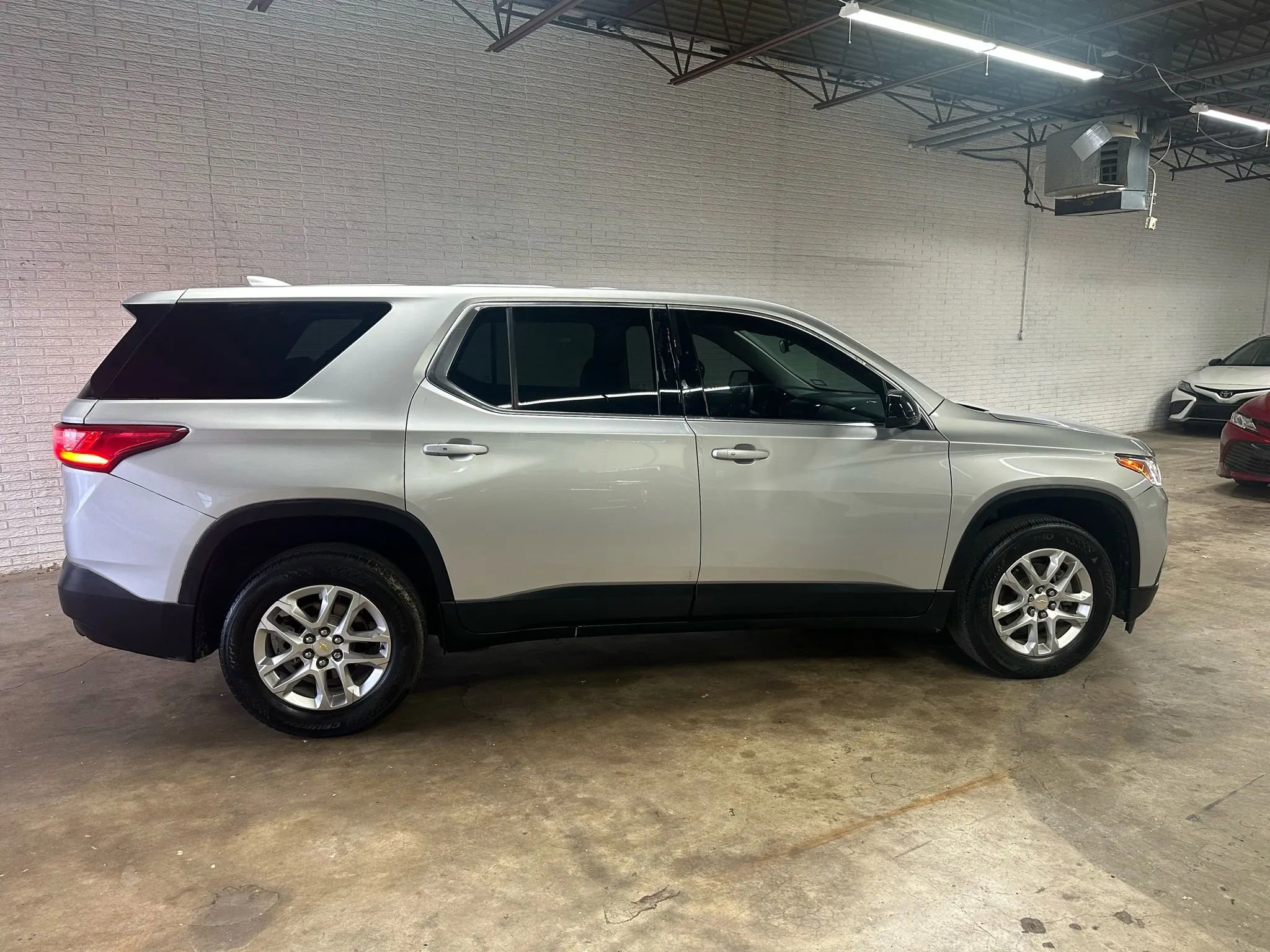 Used 2020 Chevrolet Traverse LS FWD image 6