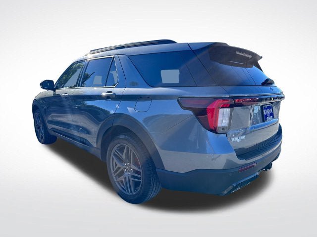 New 2026 Ford Explorer ST-Line w/ ST-Line Street Pack AWD/4WD image 3