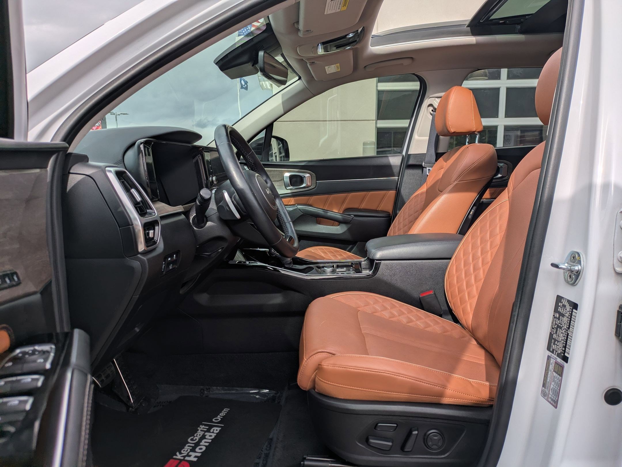 Used 2022 Kia Sorento SX Prestige w/ Rust Color Package AWD/4WD image 18