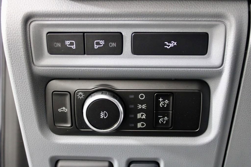 Used 2023 Ford F150 Lariat w/ Trailer Tow Package image 20