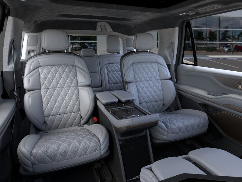 New 2026 Lincoln Navigator Black Label w/ Black Label Special Edition AWD/4WD image 11