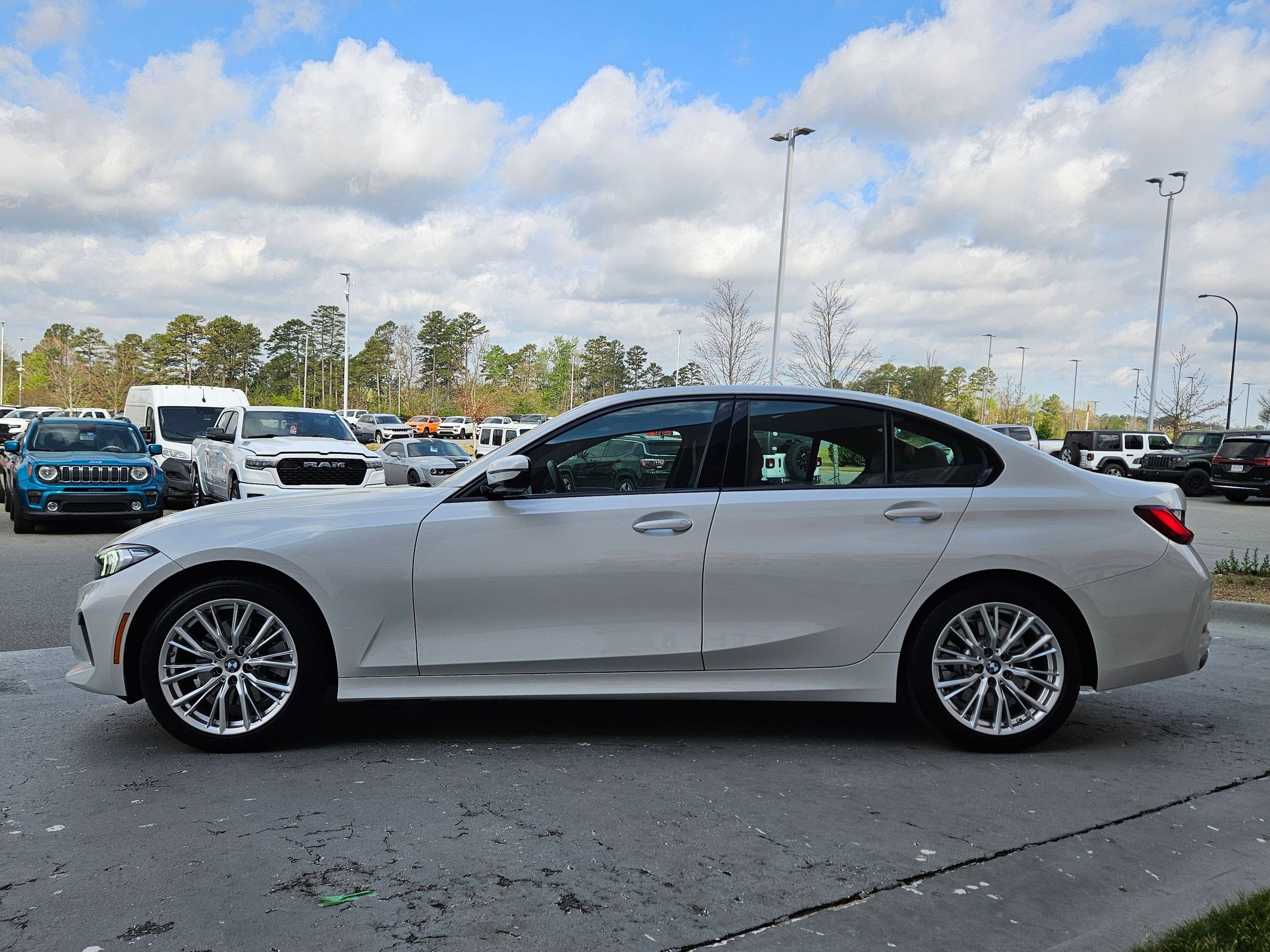 Used 2023 BMW 330i xDrive Sedan image 4