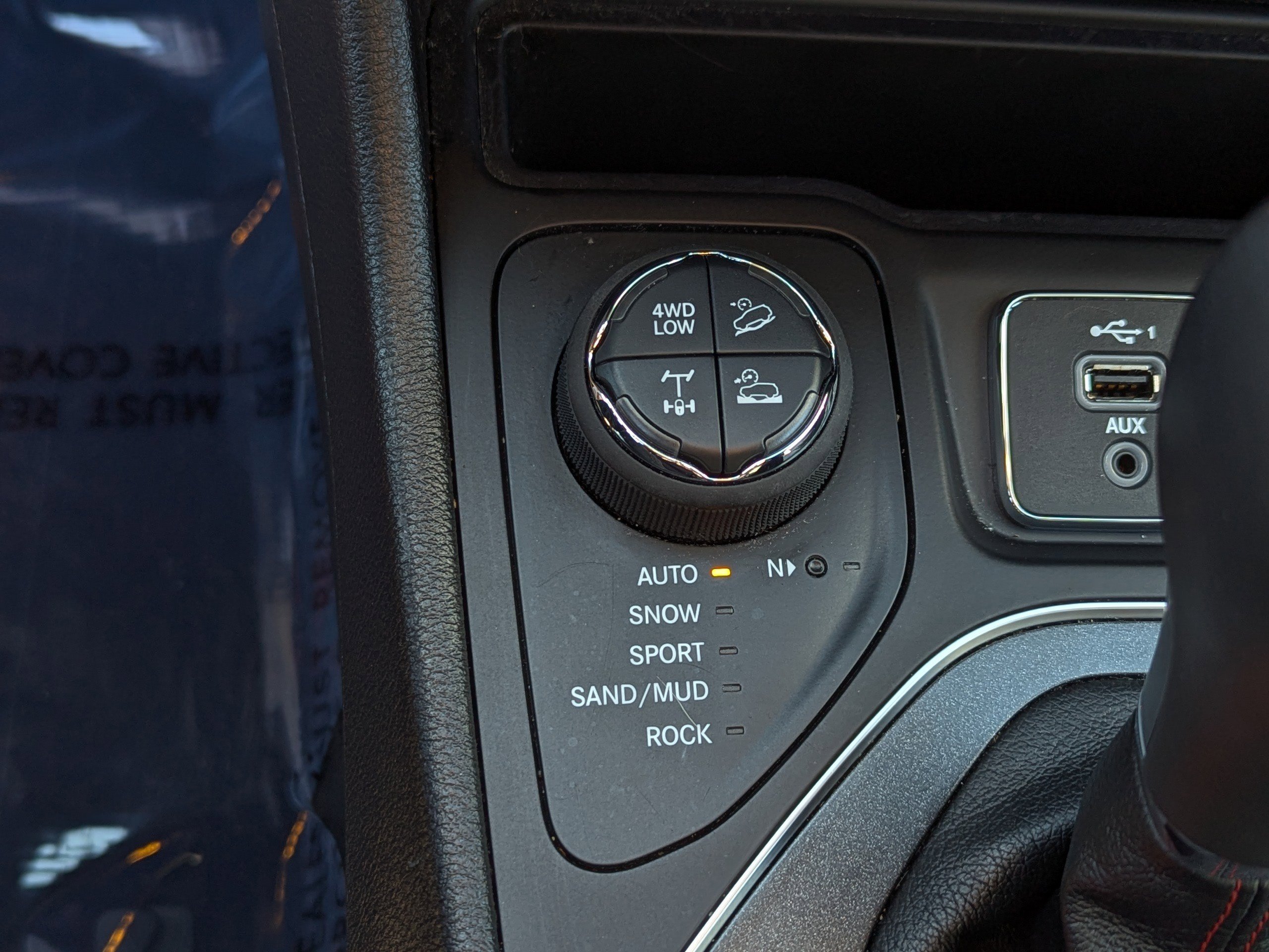 Used 2021 Jeep Cherokee Trailhawk w/ Premium Leather Package image 24