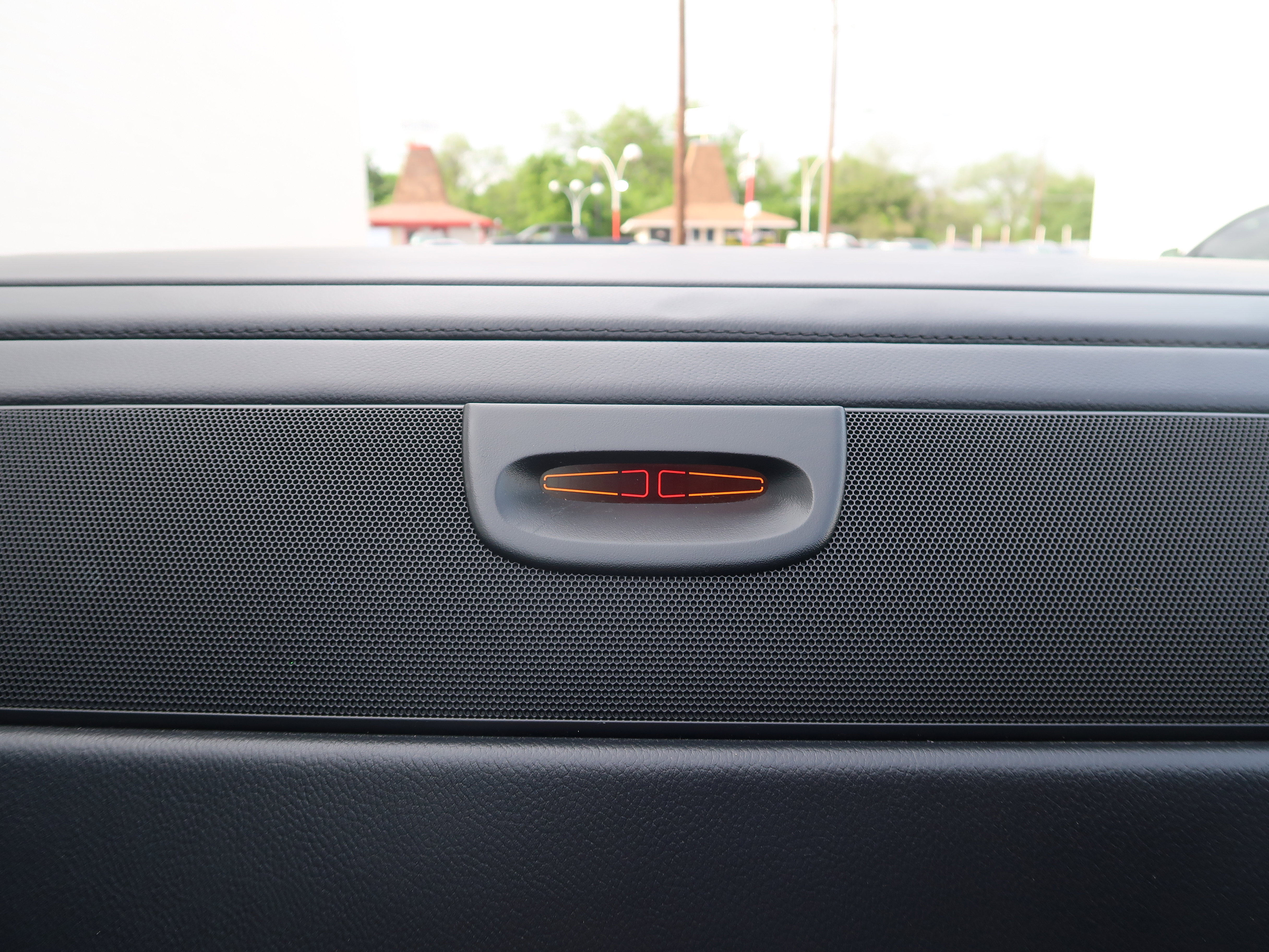 Used 2011 Mercedes-Benz SL 550 image 25