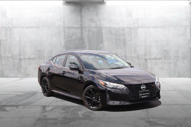 Used 2025 Nissan Sentra SR w/ Midnight Edition FWD image 2