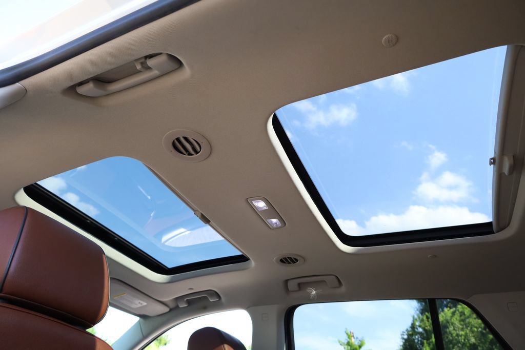 Used 2020 Chevrolet Traverse High Country w/ LPO, Floor Liner Package AWD/4WD image 9