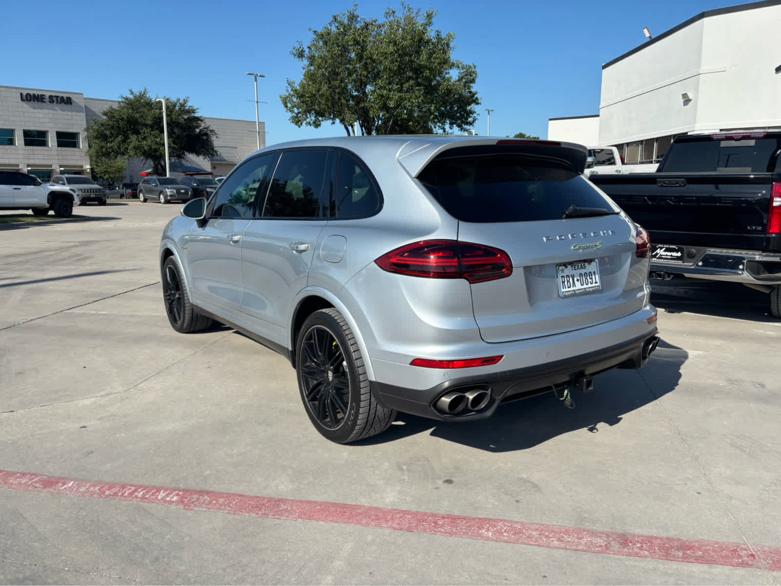 Used 2017 Porsche Cayenne S AWD/4WD image 4