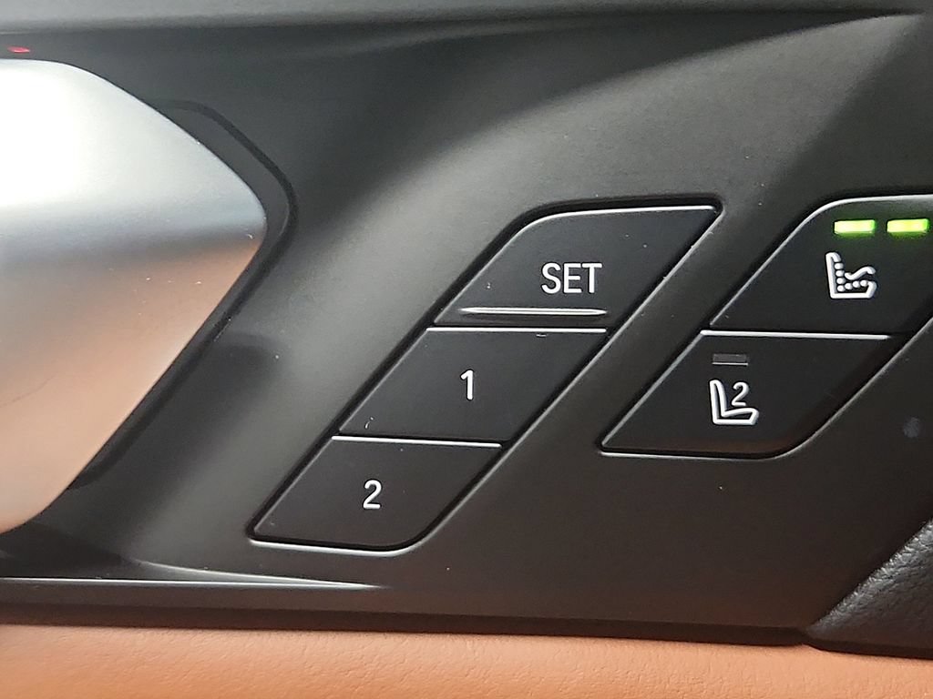 Used 2022 BMW X5 M50i AWD/4WD image 25