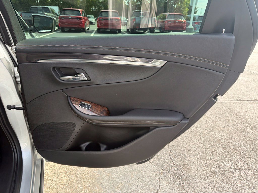 Used 2015 Chevrolet Impala LT w/ Convenience Package FWD image 22