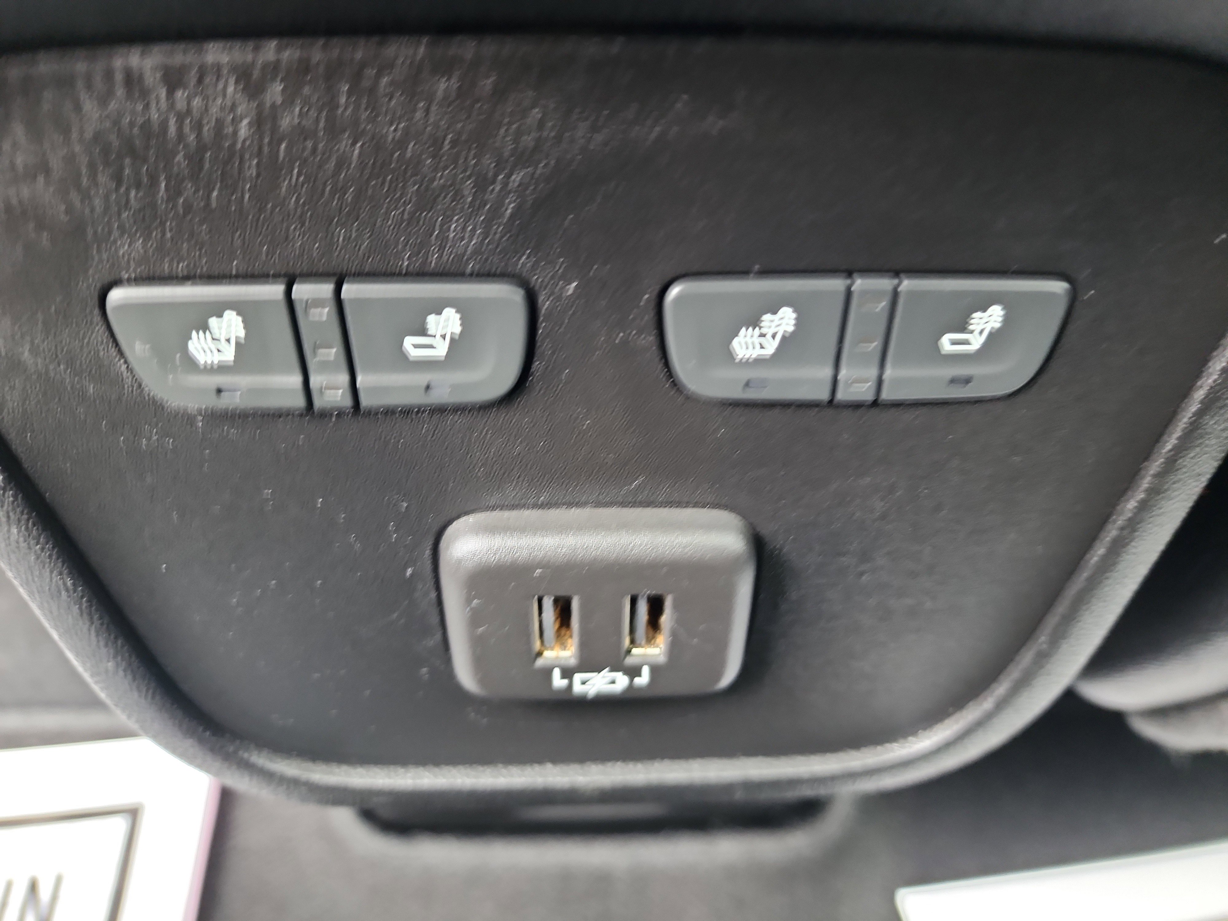 Used 2019 Chevrolet Equinox Premier image 30