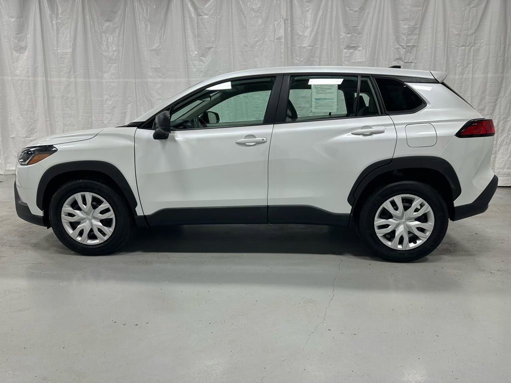 Used 2025 Toyota Corolla Cross L image 4