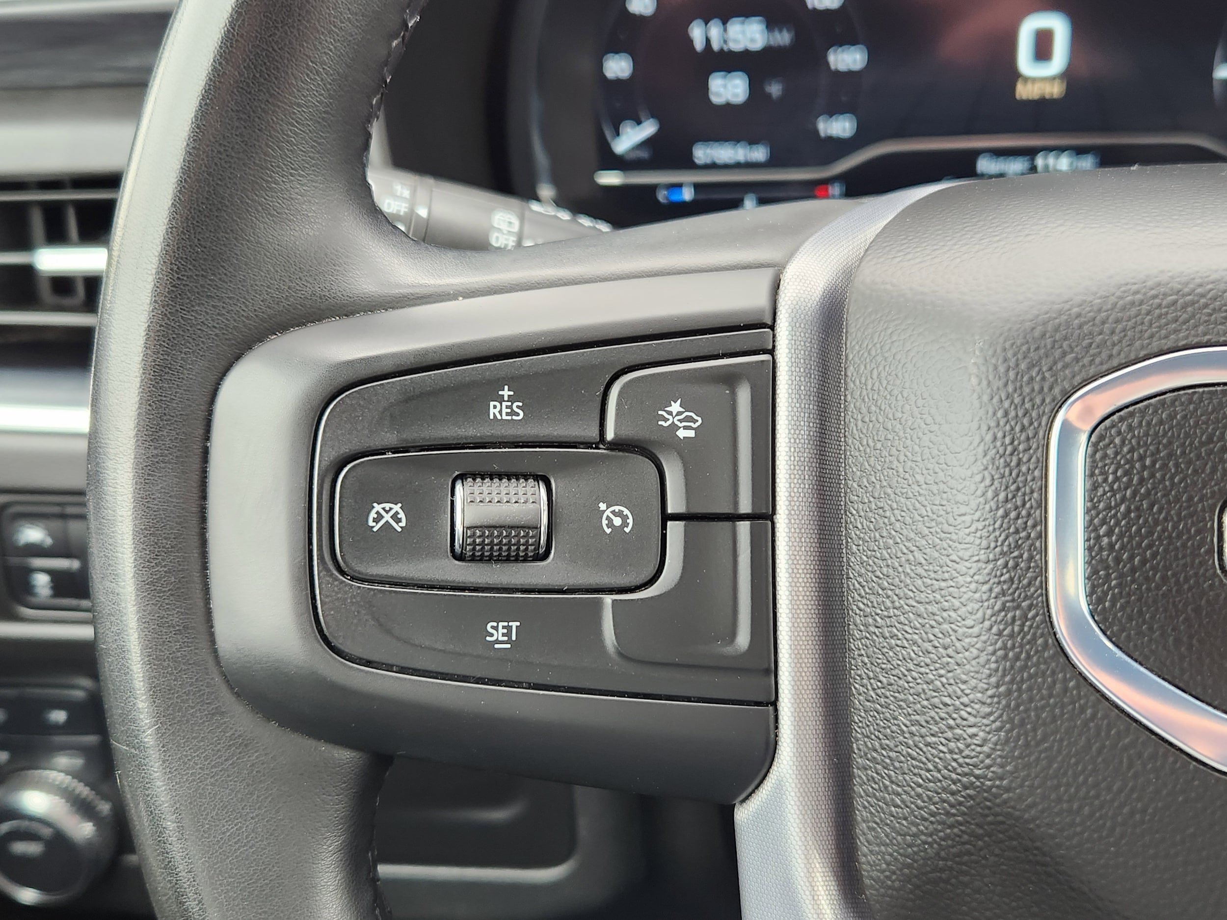 Used 2024 GMC Yukon SLT AWD/4WD image 23