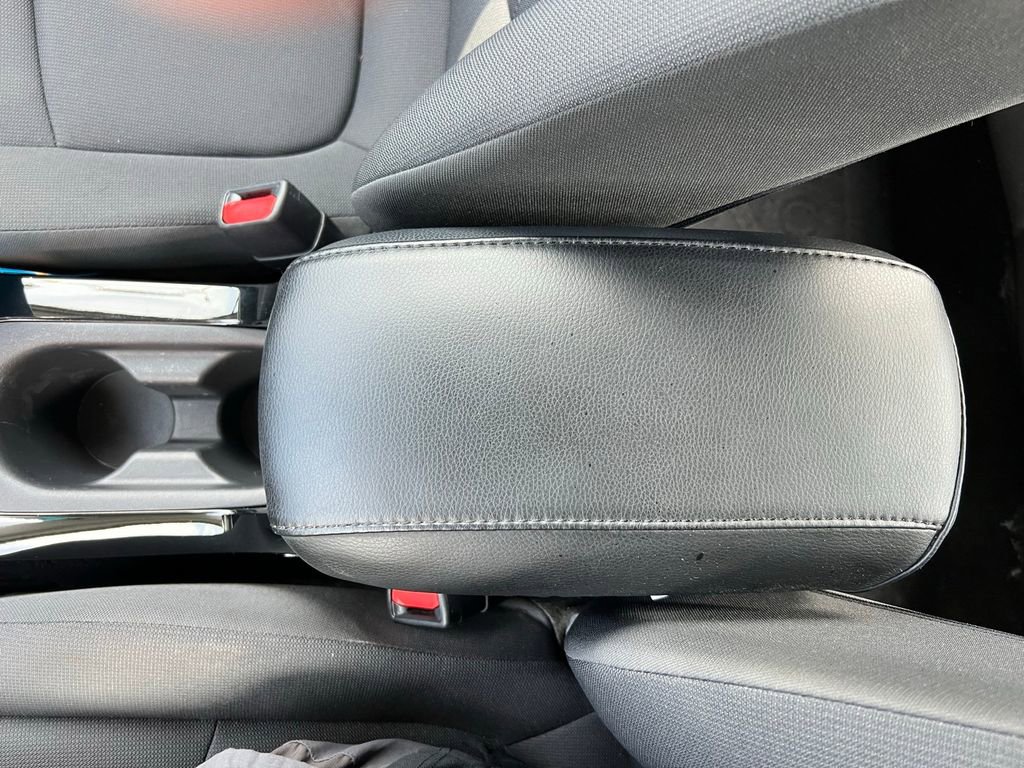 Used 2022 Toyota Corolla LE FWD image 34