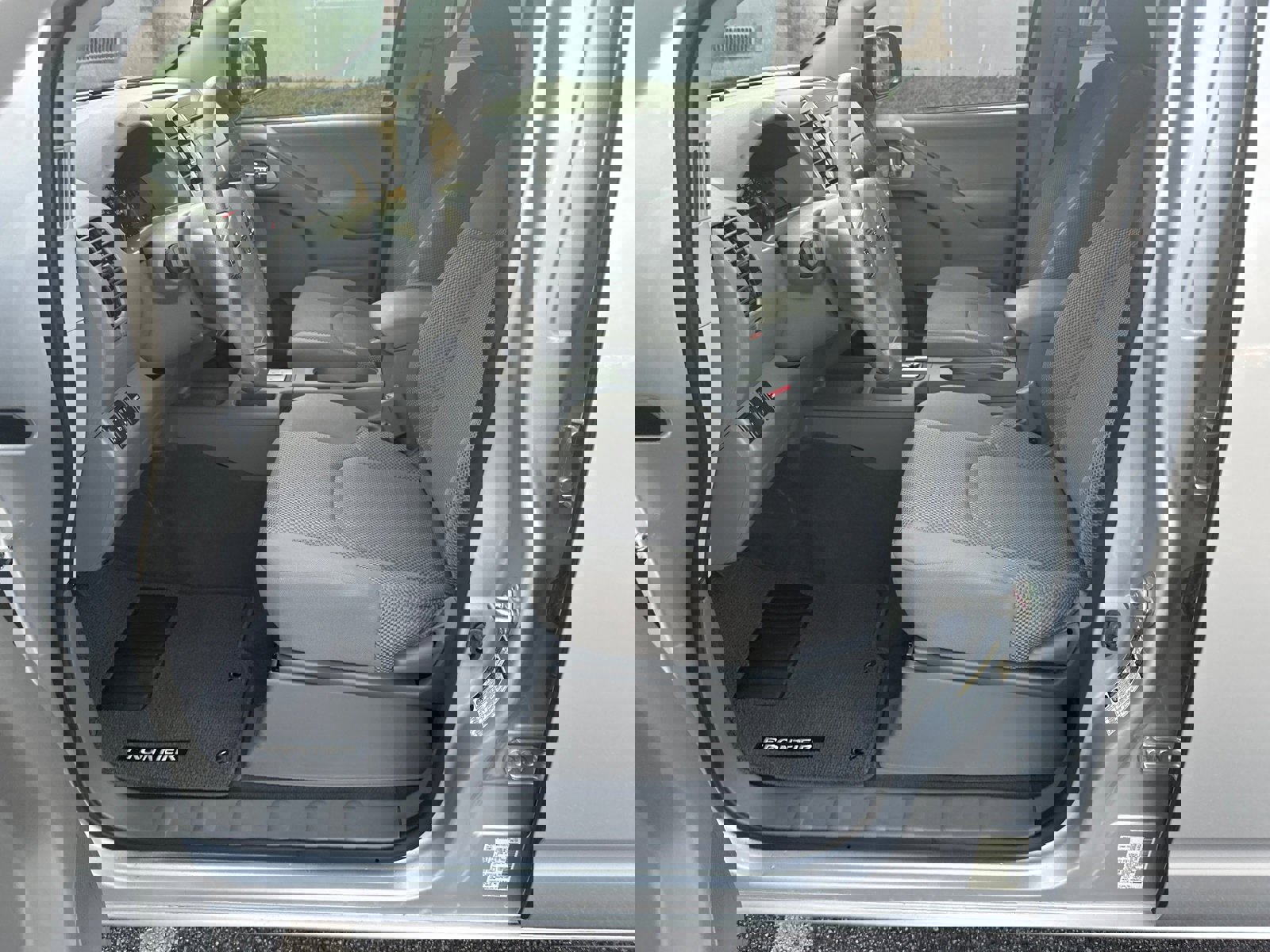 Used 2019 Nissan Frontier SV w/ Value Truck Package image 9