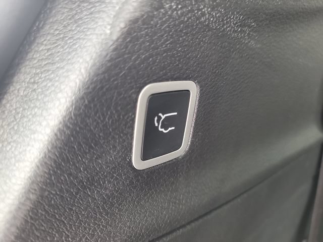 Used 2025 Chrysler Pacifica Select FWD image 11