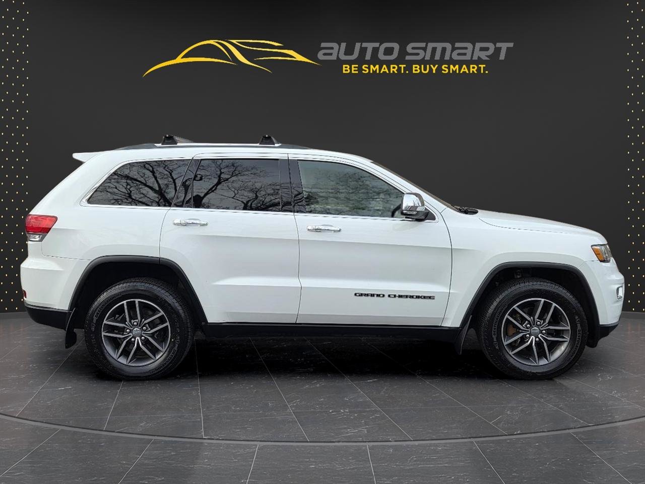 Used 2018 Jeep Grand Cherokee Limited AWD/4WD image 6