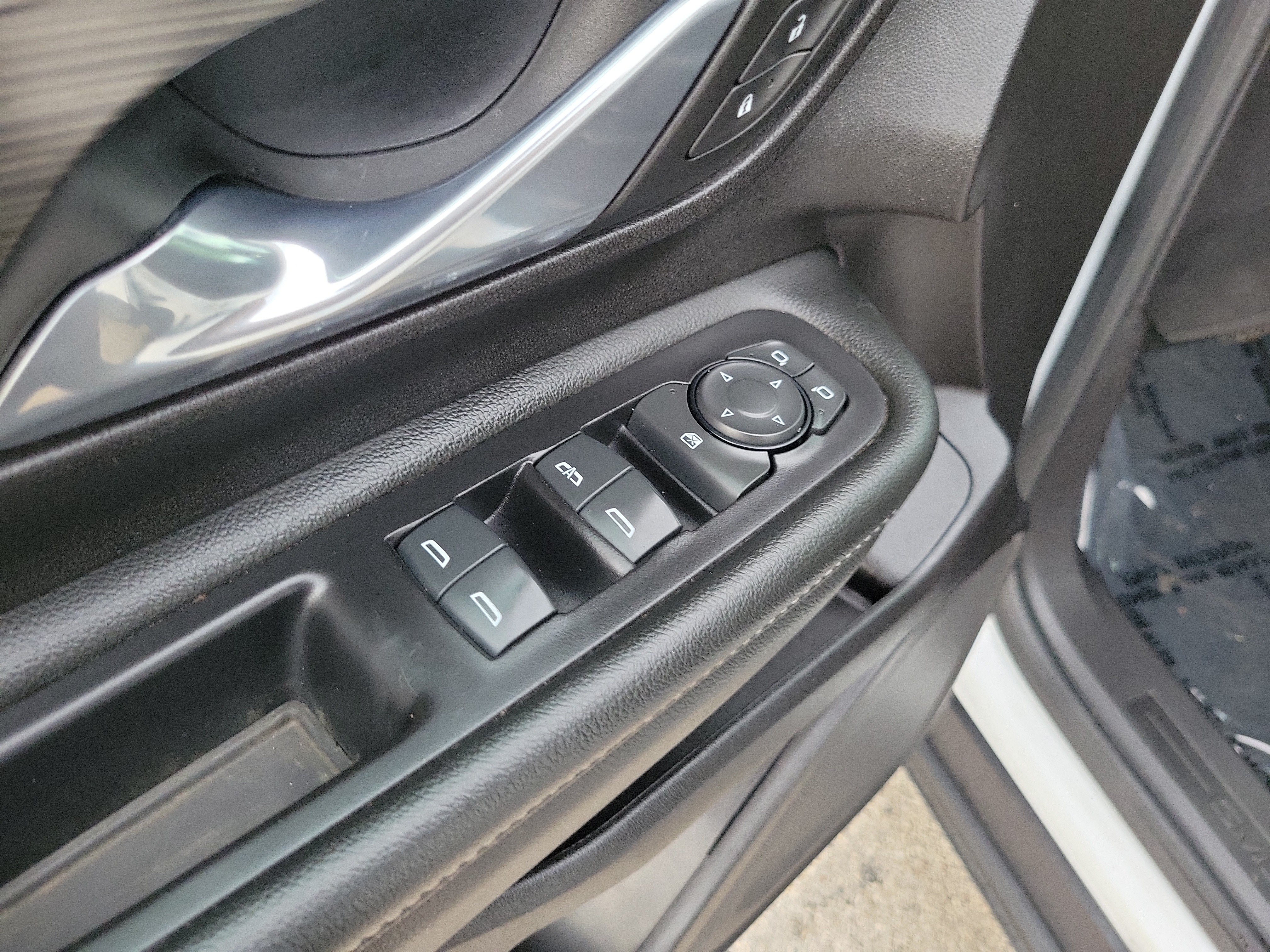 Used 2024 GMC Terrain SLE FWD image 22