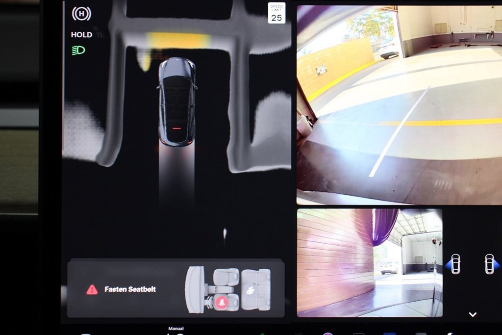 Used 2023 Tesla Model Y Long Range AWD/4WD image 23