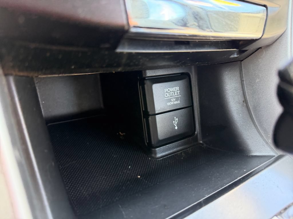 Used 2013 Honda Accord LX image 32