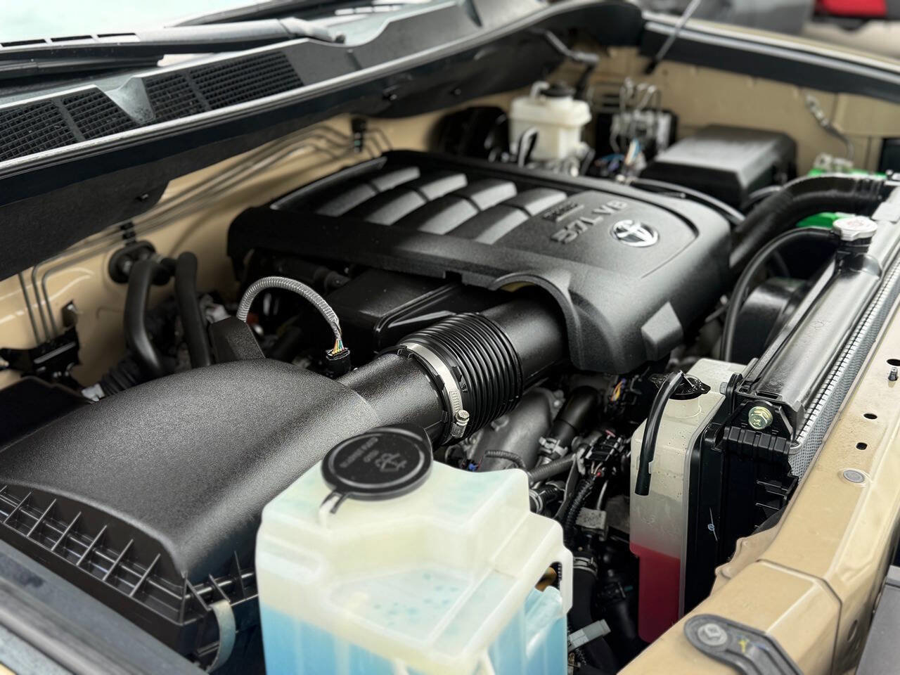 Used 2017 Toyota Tundra Limited w/ Limited Premium Package AWD/4WD image 7