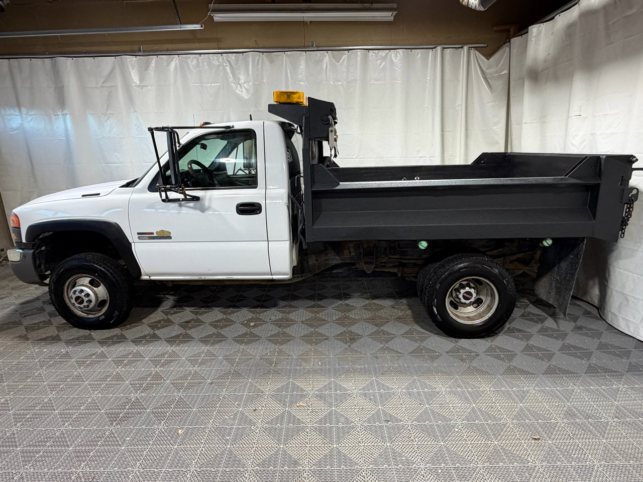 Used 2004 GMC Sierra 3500 W/T w/ Heavy-Duty Power Package image 6
