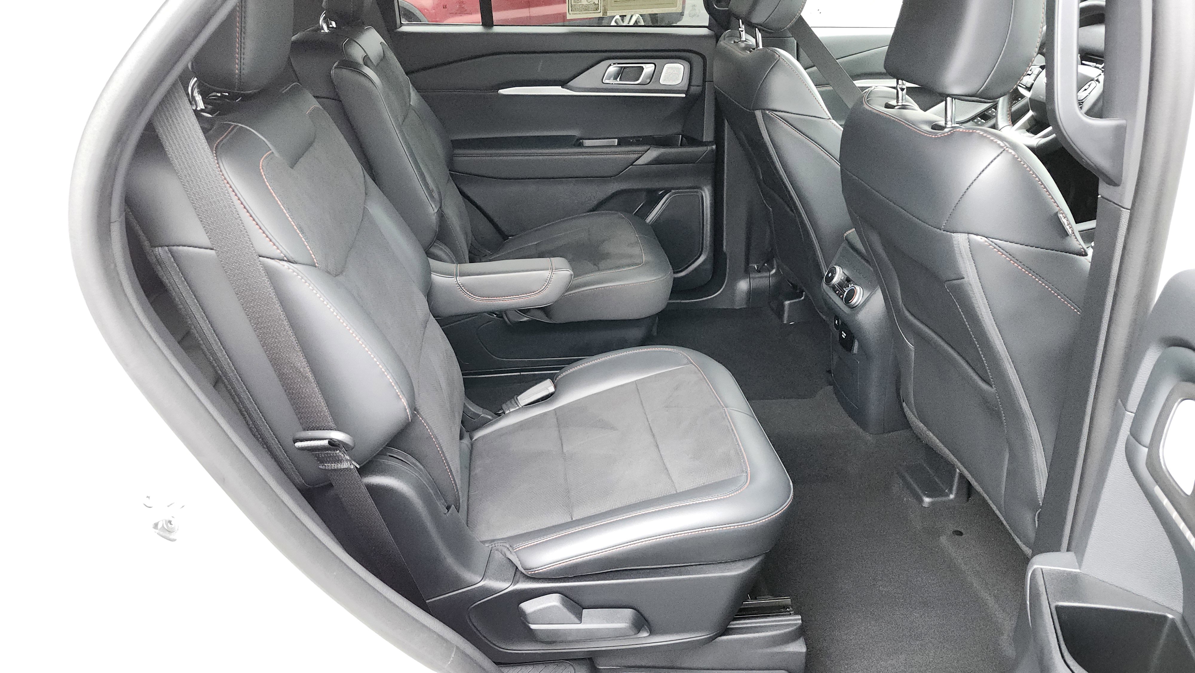 Used 2025 Ford Explorer ST w/ Sun And Sound Package image 22