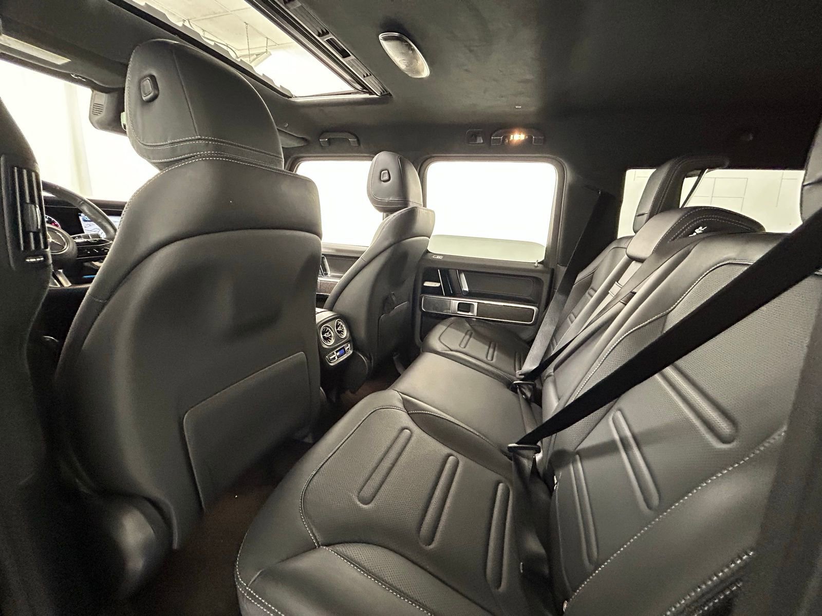 Used 2025 Mercedes-Benz G 550 image 36