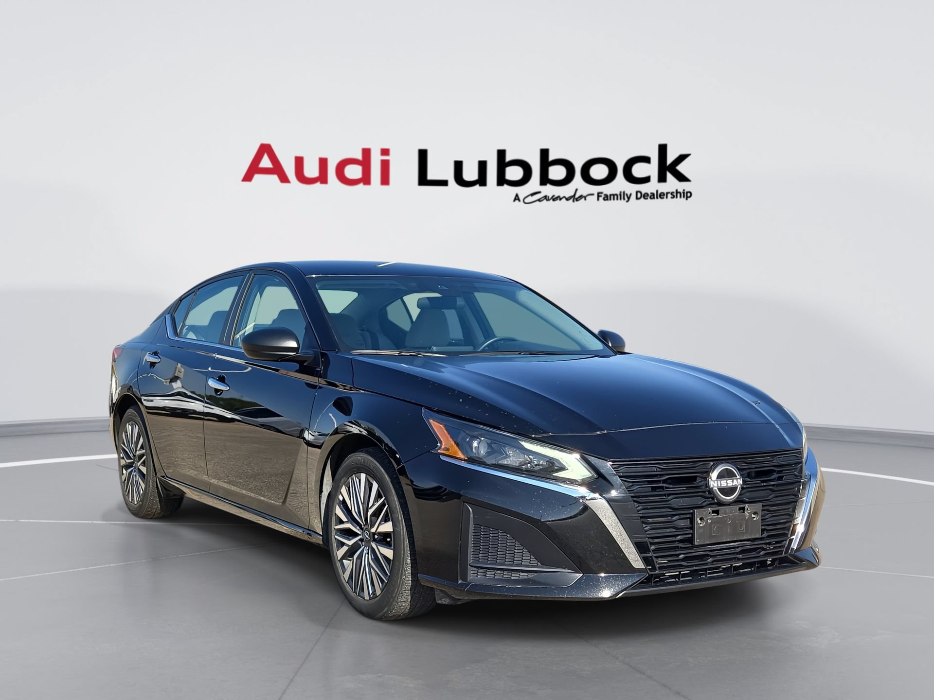 Used 2025 Nissan Altima 2.5 SV FWD image 1