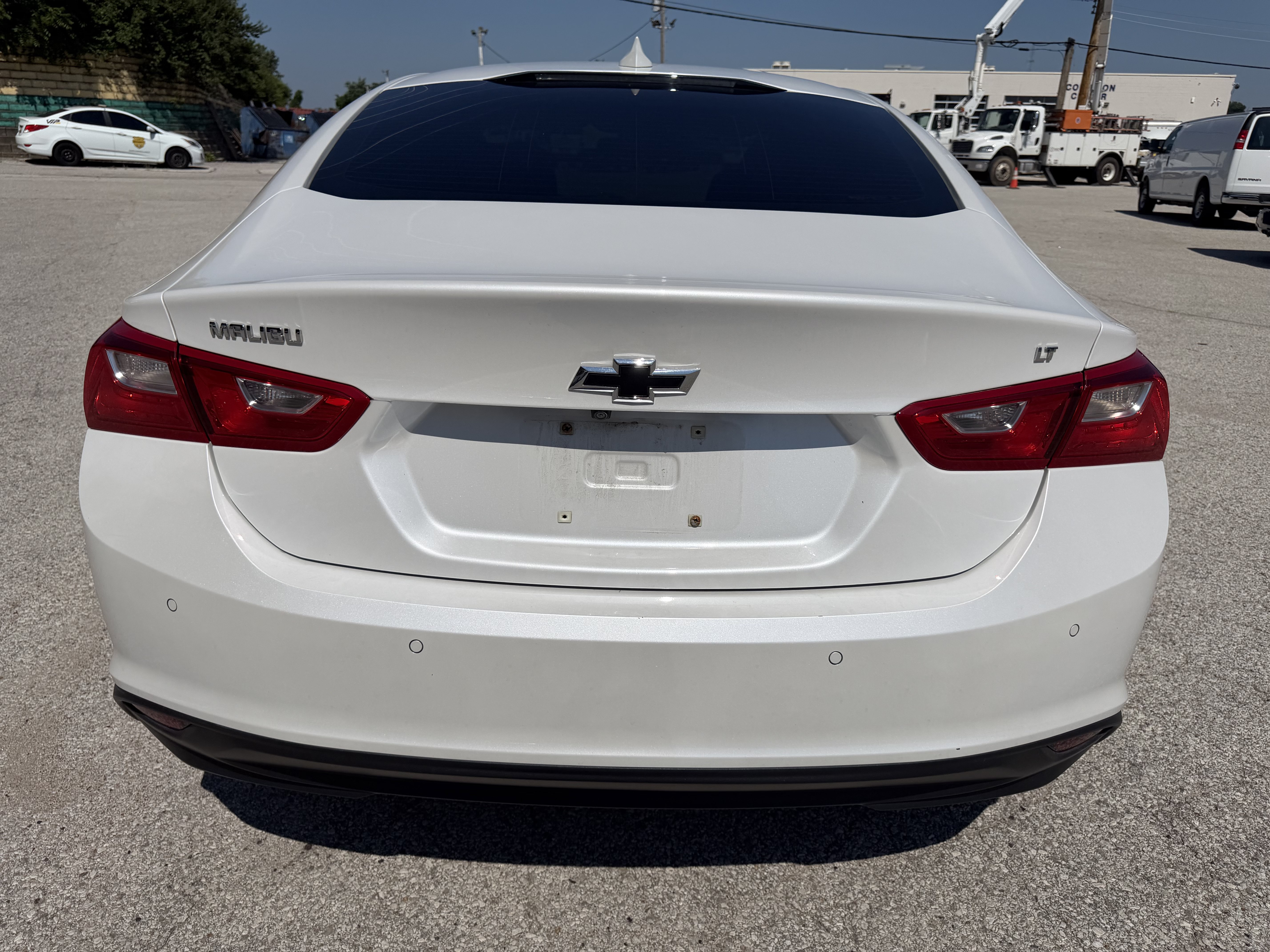 Used 2018 Chevrolet Malibu LT w/ Leather Package FWD image 6