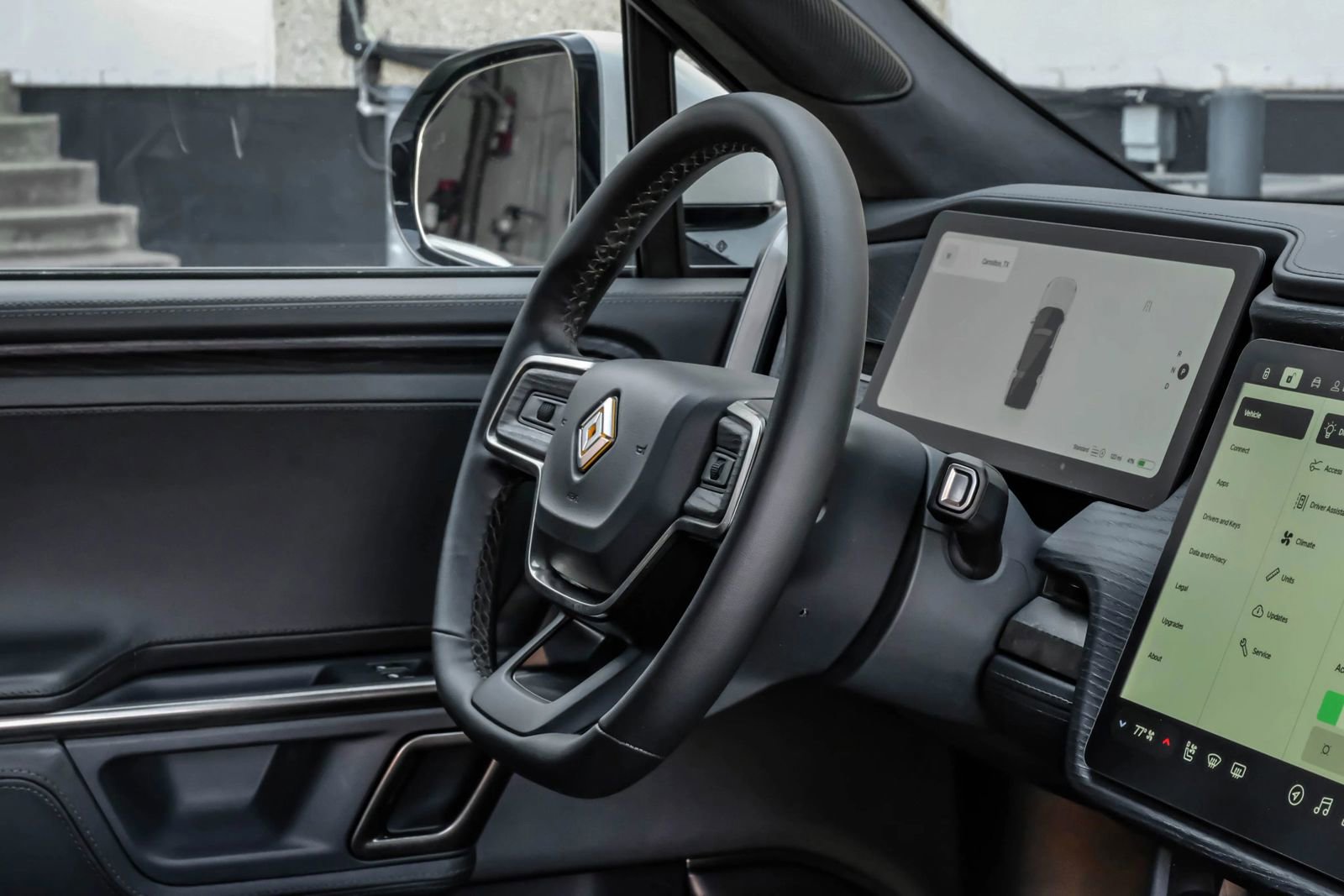 Used 2024 Rivian R1S Adventure image 24