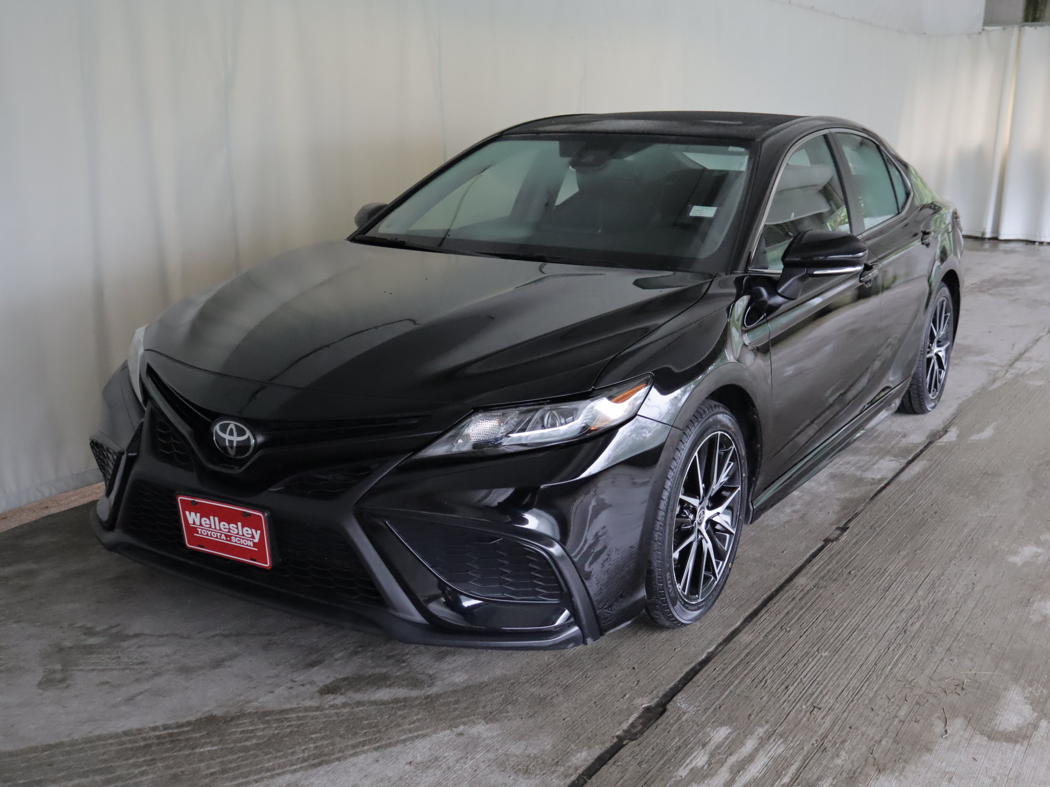 Used 2024 Toyota Camry SE w/ Cold Weather Package AWD/4WD image 23