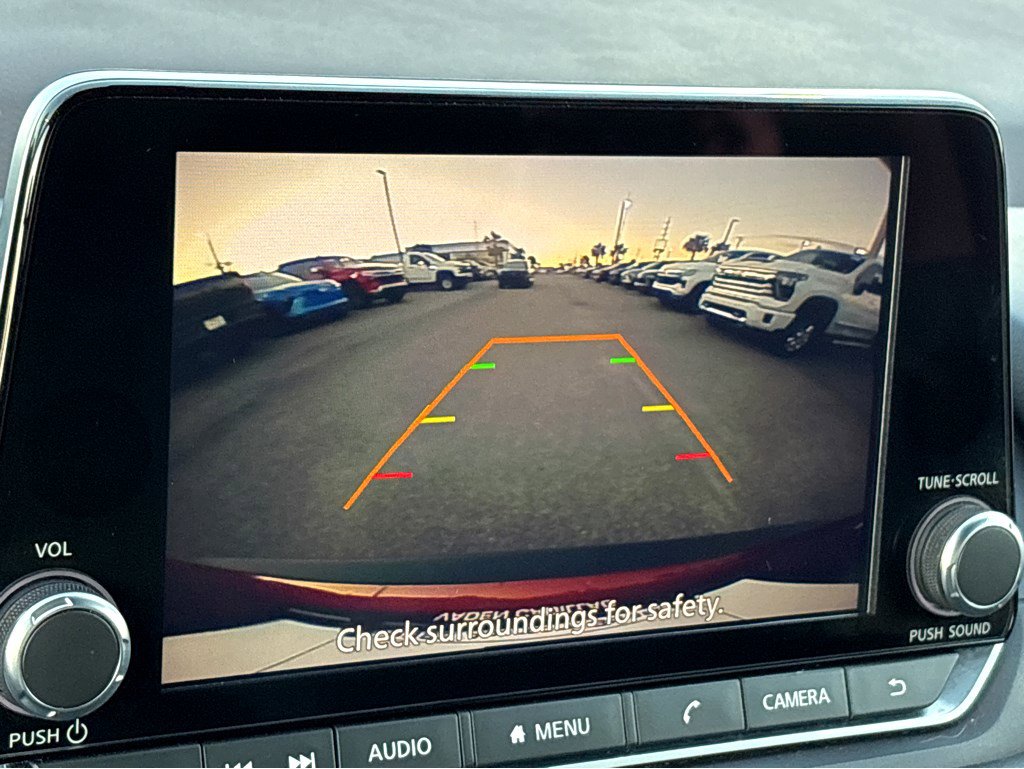 Used 2023 Nissan Rogue SV image 8