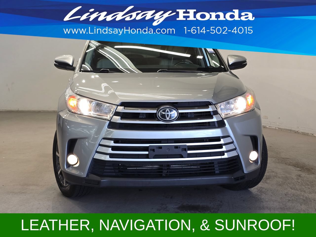 Used 2019 Toyota Highlander XLE AWD/4WD image 2