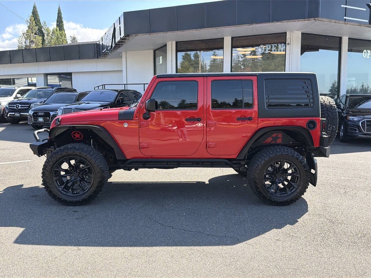 Used 2017 Jeep Wrangler Unlimited Sahara AWD/4WD image 3