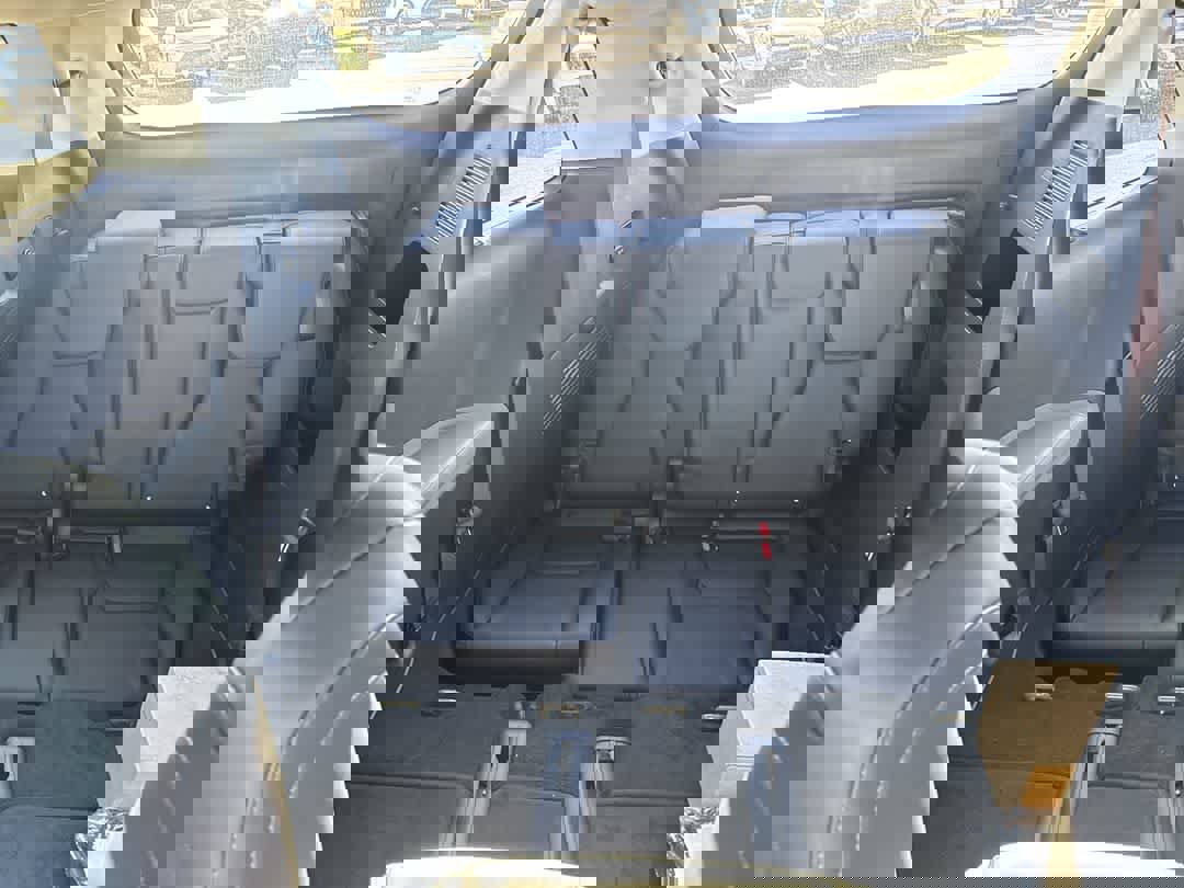 New 2026 Kia Carnival EX FWD image 23