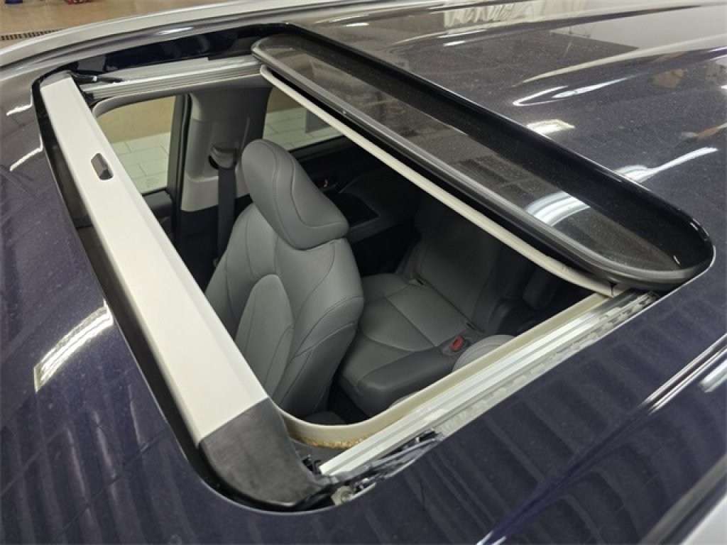 New 2026 Toyota Highlander Limited image 3