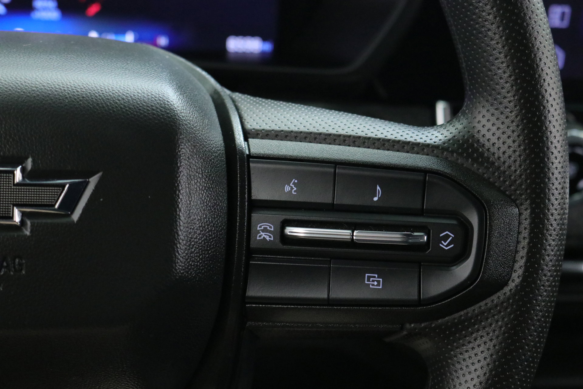 Used 2024 Chevrolet Colorado Trail Boss image 14