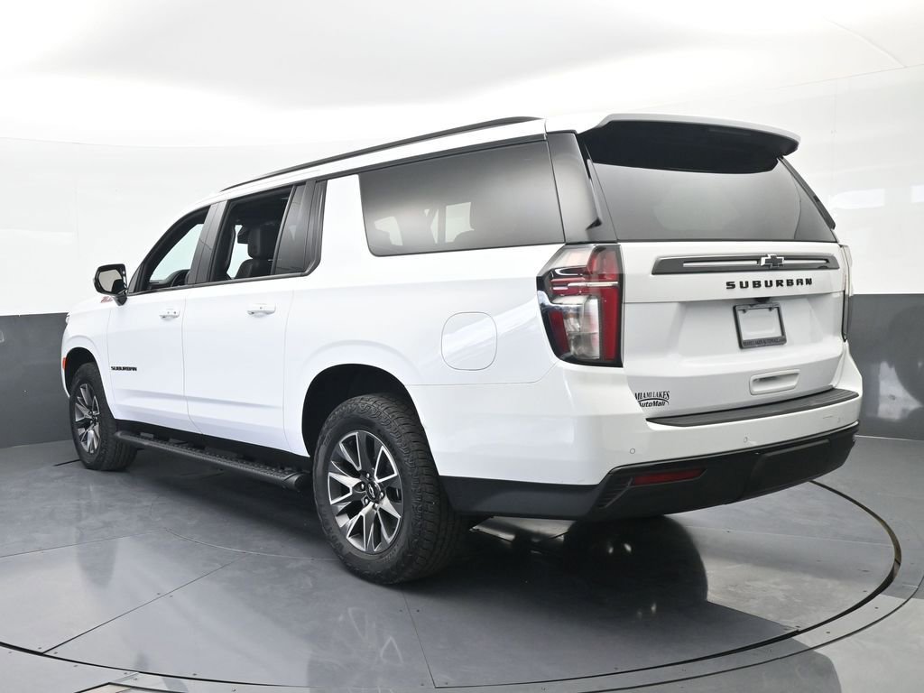 Used 2024 Chevrolet Suburban Z71 image 4