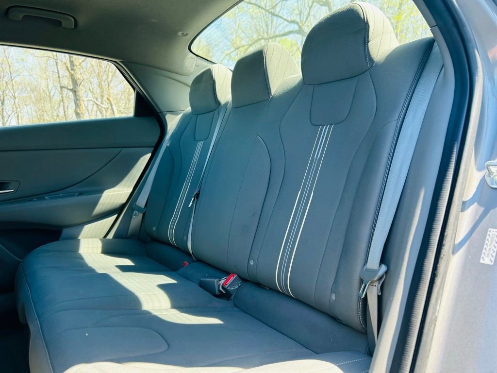 Used 2023 Hyundai Elantra Blue image 28