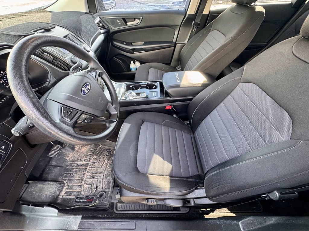 Used 2019 Ford Edge SE image 9