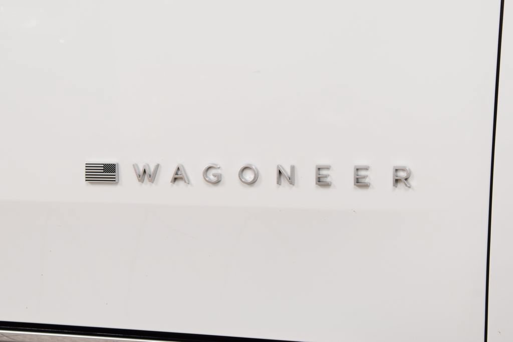 Used 2024 Jeep Wagoneer L Series III w/ Premium Group I AWD/4WD image 16