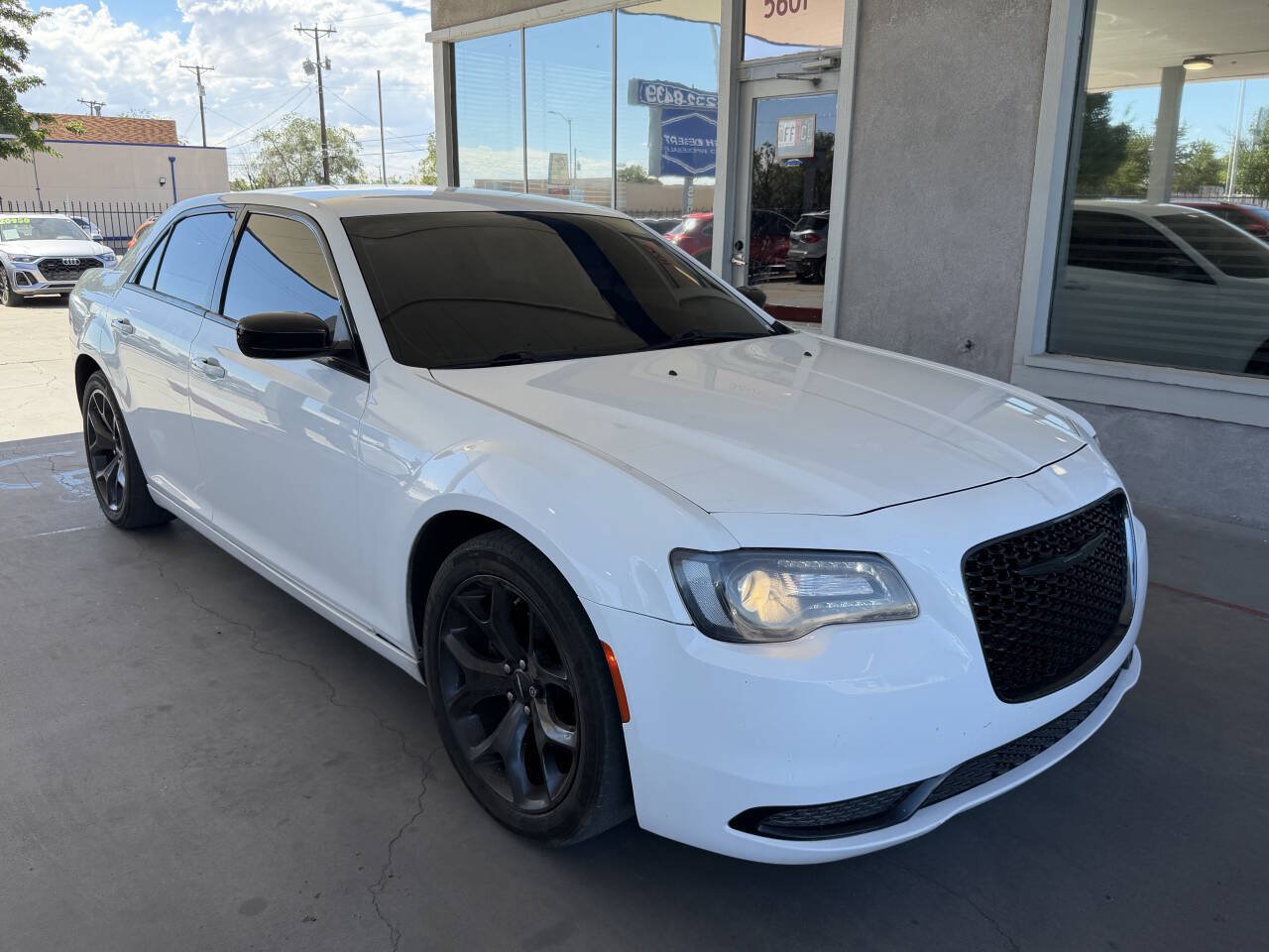 Used 2020 Chrysler 300 Touring w/ Sport Appearance Package RWD image 2