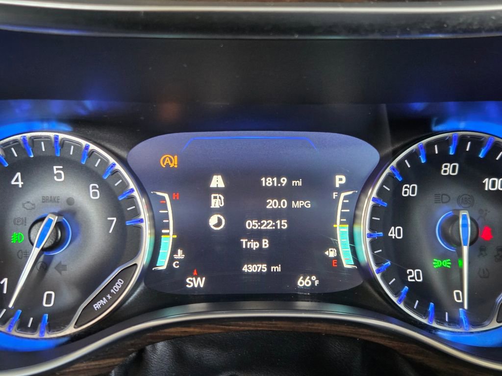 Used 2021 Chrysler Pacifica Limited AWD/4WD image 29