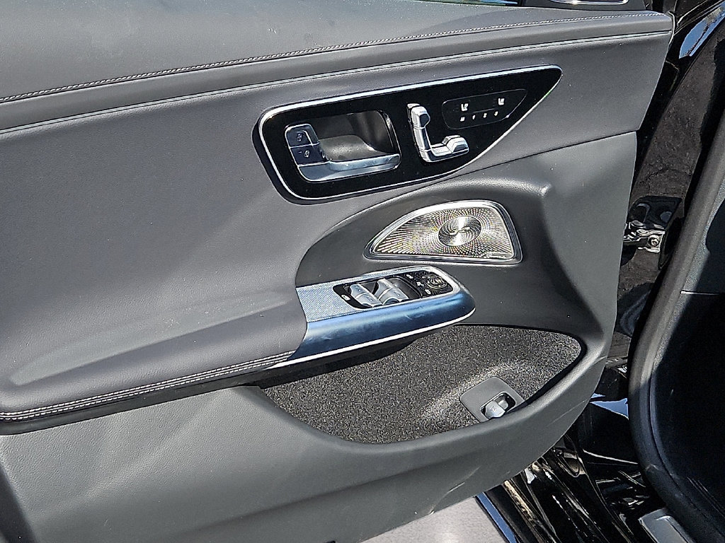 Used 2025 Mercedes-Benz E 350 Sedan image 18