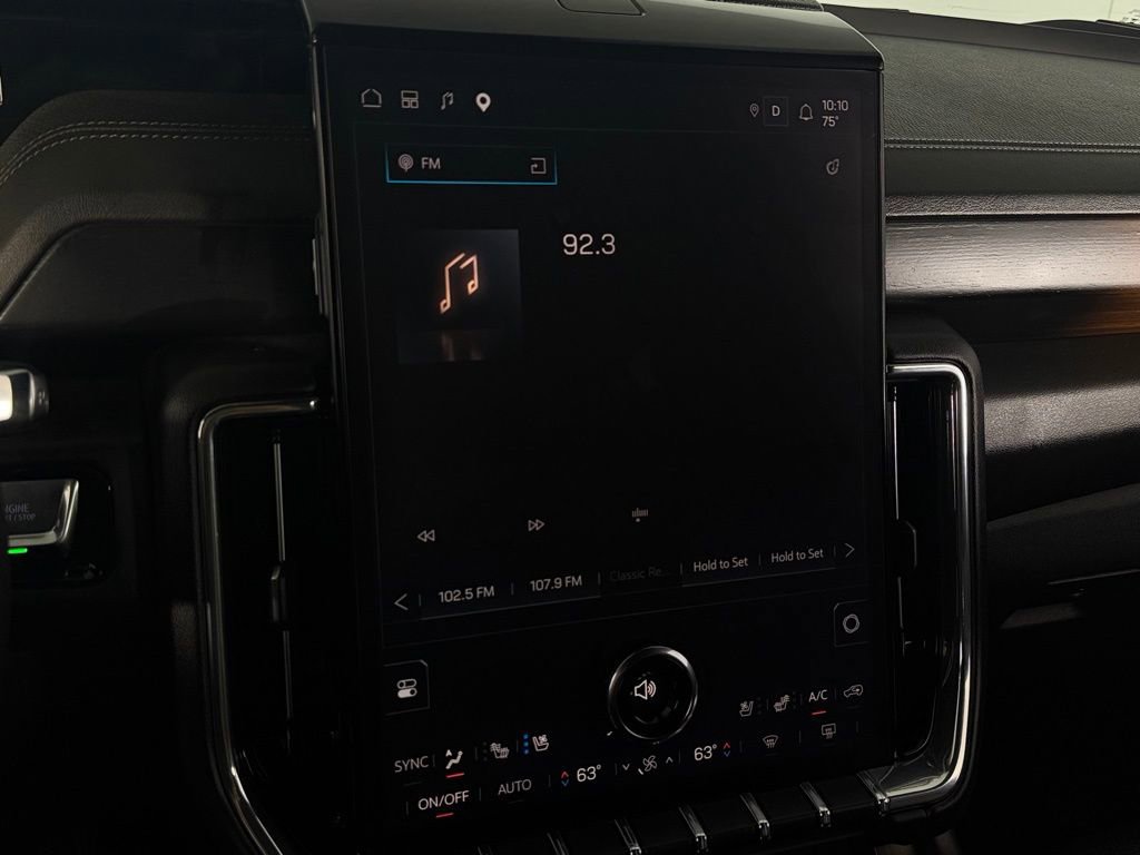 Used 2025 GMC Yukon XL Denali AWD/4WD image 19