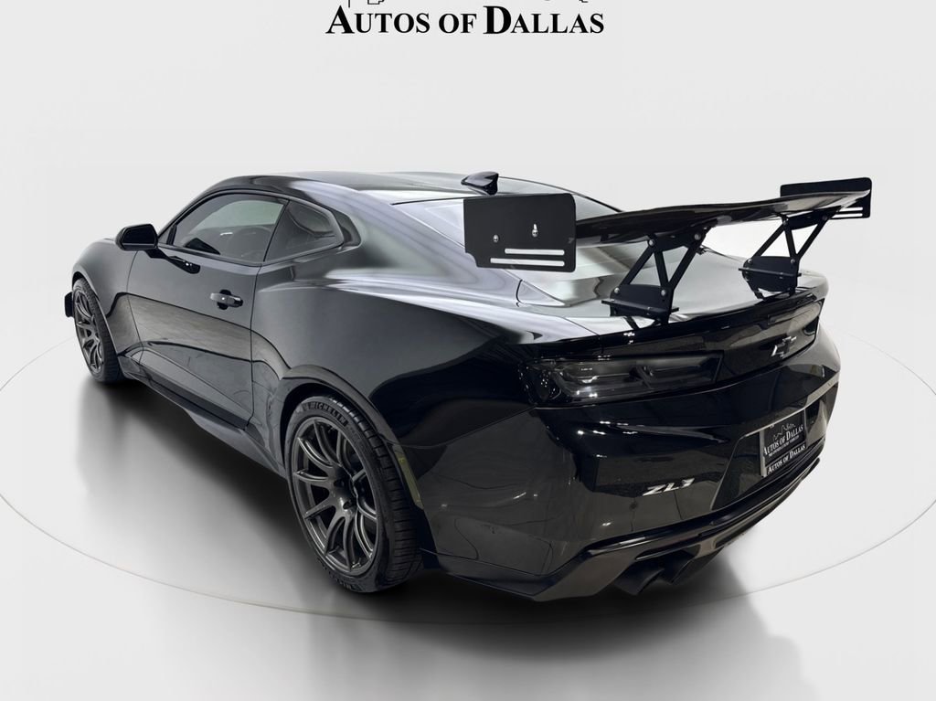 Used 2018 Chevrolet Camaro ZL1 RWD image 9