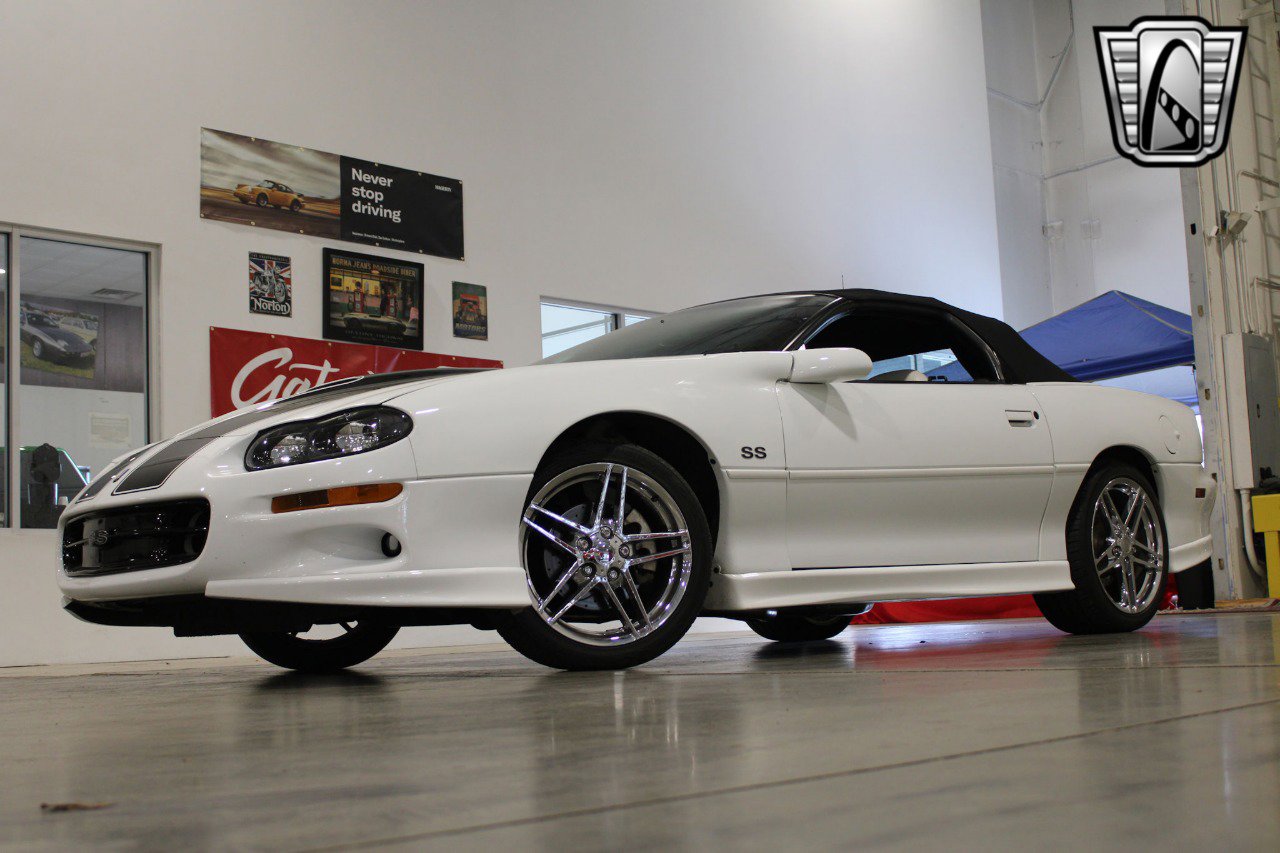 Used 2001 Chevrolet Camaro Z28 w/ SS Performance/Appearance Pkg image 3